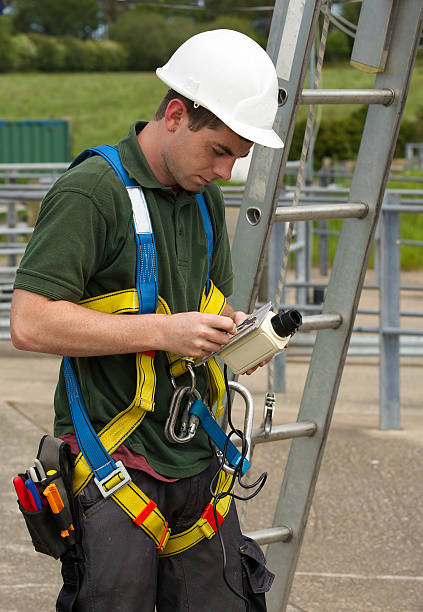 Cctv Camera Engineer 550+ Cctv Camera Construction Site Stock Photos, Pictures & Royalty ...