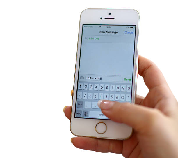 mensagens de texto no iphone 5s - iphone human hand iphone 5 blank - fotografias e filmes do acervo