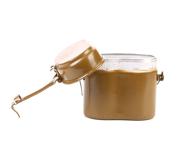 istock Opened green aluminum military mess-tin. 476183421