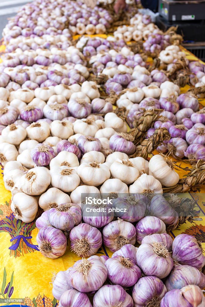 garlic garlic, market in Nyons, Rhone-Alpes, France 2015 Stock Photo