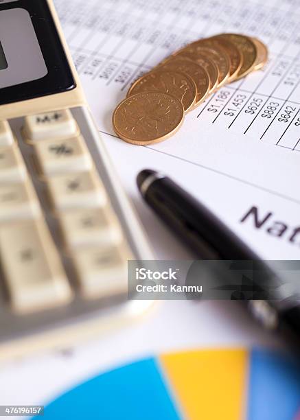 Cyfry I Finanse - zdjęcia stockowe i więcej obrazów Analizować - Analizować, Banknot, Biuro
