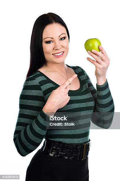 A Green Apple - Fotografias de stock e mais imagens de Adulto - Adulto, Apontar - Sinal Manual, Beleza