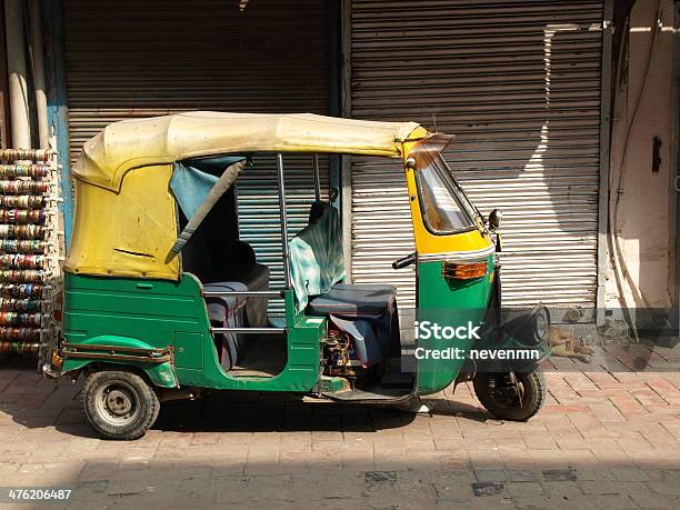 Foto de Rickshaw De Táxi e mais fotos de stock de Auto-Rickshaws - Auto-Rickshaws, Carro, Cidade