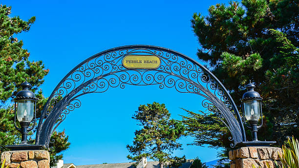 eingang des pebble beach golf links - pebble beach california california golf carmel california stock-fotos und bilder