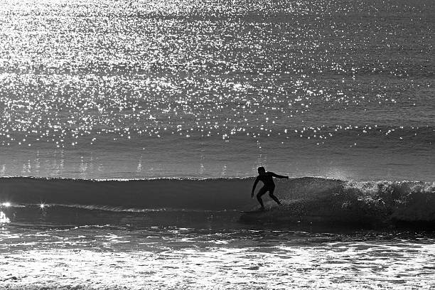 サーファー（白黒） - surfing surf wave men ストックフォトと画像