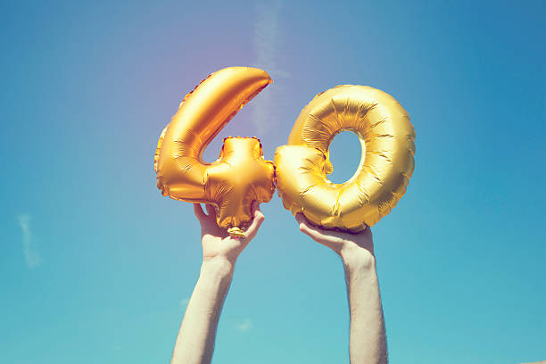 número 40 de globos de oro - number 40 fotografías e imágenes de stock