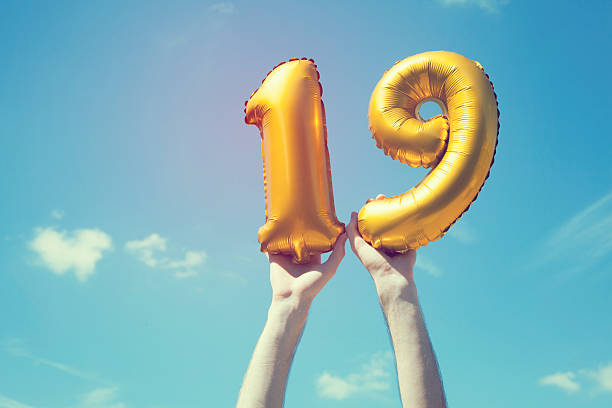 istock Gold number 19 balloon 476219710