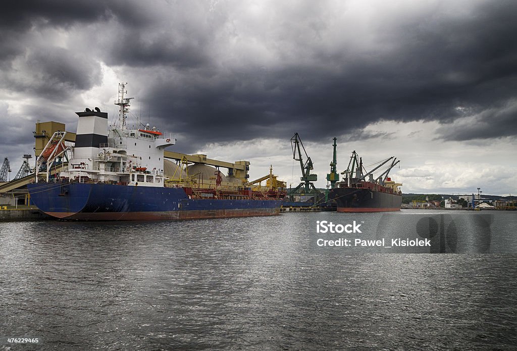 Seaport перед бурей - Стоковые фото Буря роялти-фри