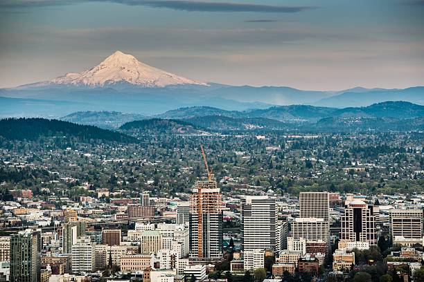 istock Portland and Mount Hood 476234340
