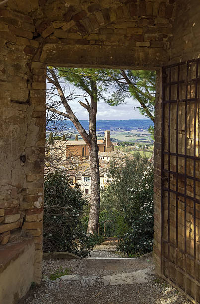 istock San Gimignano, Italy 476240416