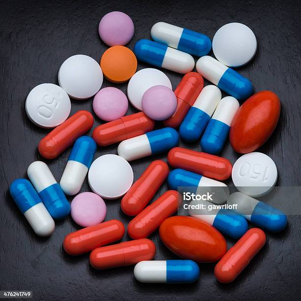 Medizinische Pillen Stockfoto und mehr Bilder von Antibiotikum - Antibiotikum, Bildkomposition und Technik, Blau