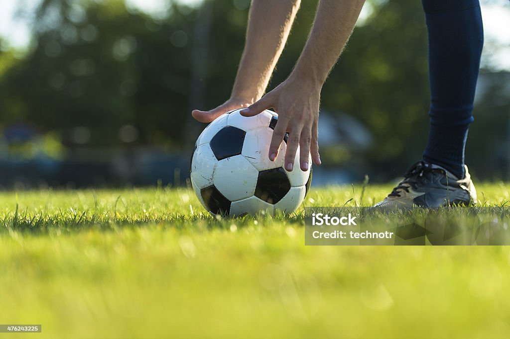 Футбольный мяч помещать для Свободный удар - Стоковые фото Свободный удар роялти-фри