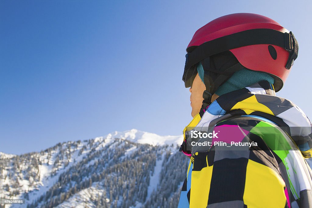 Спорт человек в снежные горы - Стоковые фото Белый роялти-фри