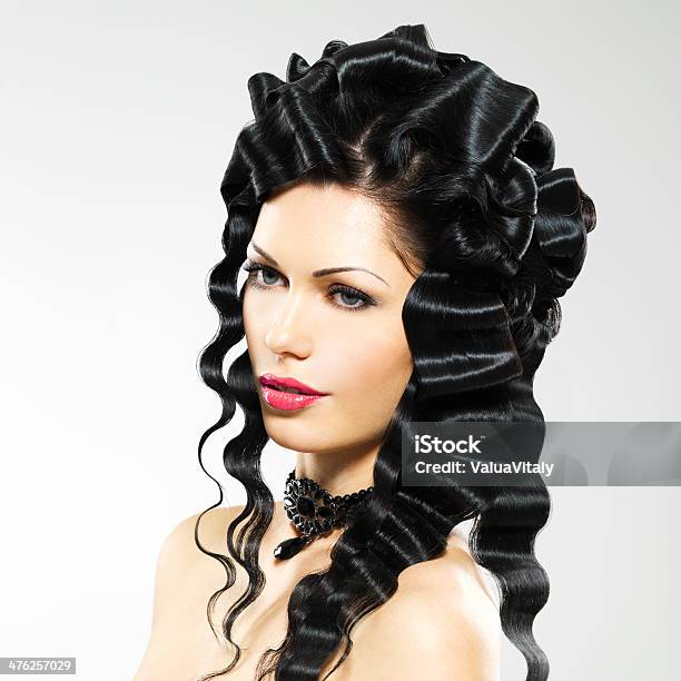 아름다운 여성 패션 헤어스타일 갈색 머리에 대한 스톡 사진 및 기타 이미지 - 갈색 머리, 검은색, 곱슬 머리
