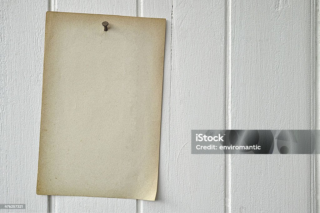 Zufrieden altes Papier, um einen verwitterten Holz Bord. - Lizenzfrei Alt Stock-Foto