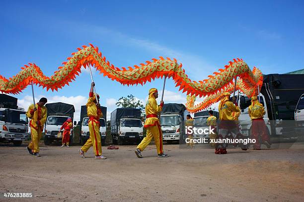 Team Di Persone Che Eseguono Danza Del Drago - Fotografie stock e altre immagini di Asia - Asia, Attività, Capodanno cinese