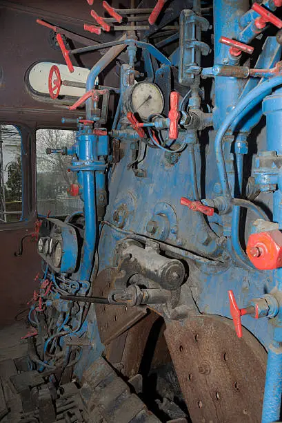 Mainline locomotive firebox and controls