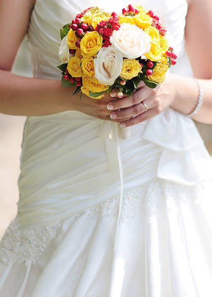 istock yellow bridal bouquet 476289323