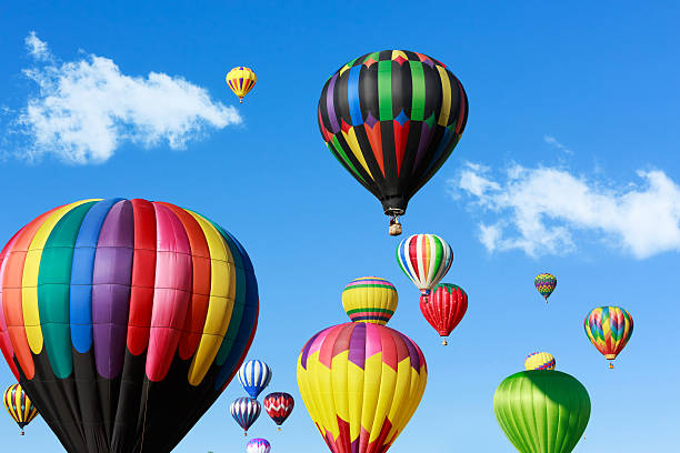 istock Hot air balloons 476289827