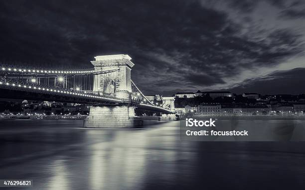 Puente De Las Cadenas De Budapest Foto de stock y más banco de imágenes de Aire libre - Aire libre, Anochecer, Arquitectura
