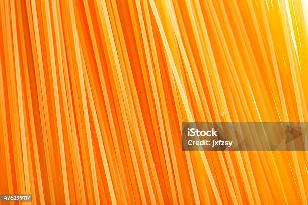 Espaguetis Pasta Foto de stock y más banco de imágenes de Alimento - Alimento, Amarillo - Color, Color vibrante