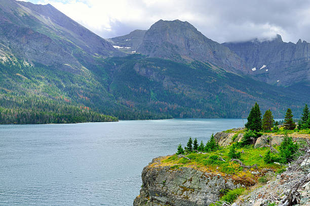 istock Saint Mary Lake in Glacier National Park 476309114