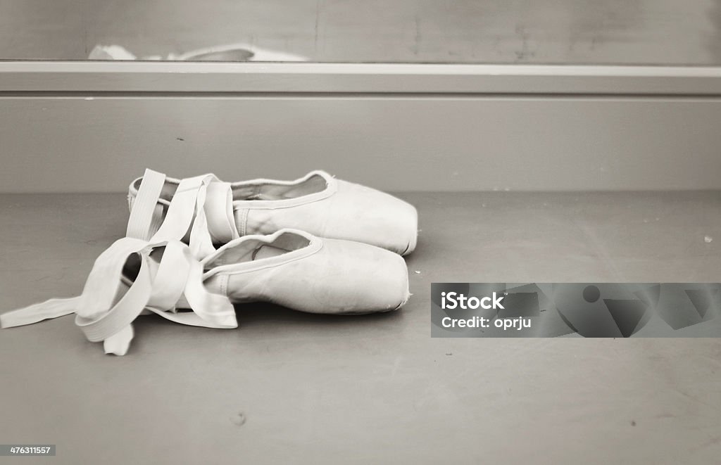 Coppia di pointe scarpe - Foto stock royalty-free di Arte