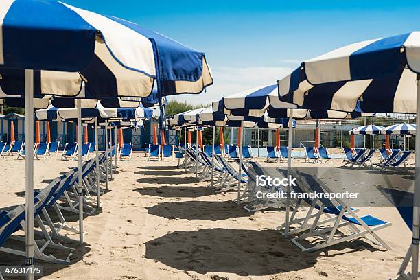 Estate Spiaggia Viste Sul Resort - Fotografie stock e altre immagini di Blu - Blu, Cielo, Comodità