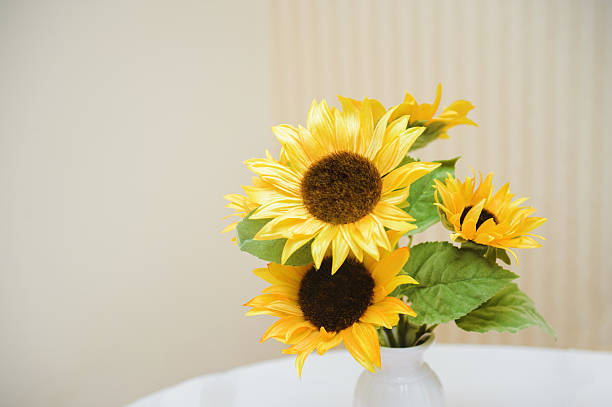 istock Vase of Sunflowers 476319798