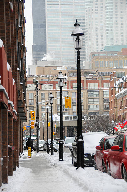 istock street snowing toronto 476322267
