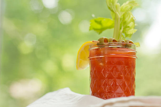 bloody mary - tomato juice drink celery juice photos et images de collection
