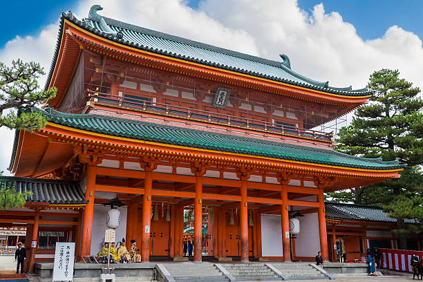 平安神宮、京都の日本 - 平安神宮 写真 ストックフォトと画像
