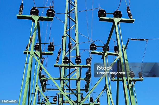 Torre De Conducción Eléctrica Foto de stock y más banco de imágenes de Aire libre - Aire libre, Alambre, Azul