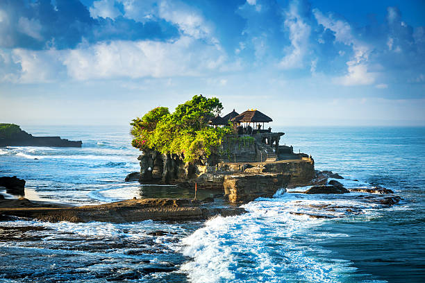 Bali Water Temple - Tanah Lot Beautiful Tanah Lot Hindu temple in Bali in the morning tanah lot temple bali indonesia stock pictures, royalty-free photos & images