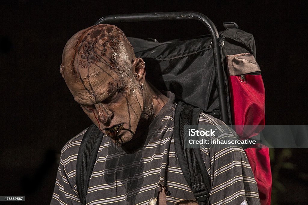 Imágenes de Zombie mochilero Real - Foto de stock de Agresión libre de derechos