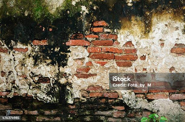 Rompere Vecchia Parete Con Lichene - Fotografie stock e altre immagini di A forma di blocco - A forma di blocco, Ambiente, Antigienico