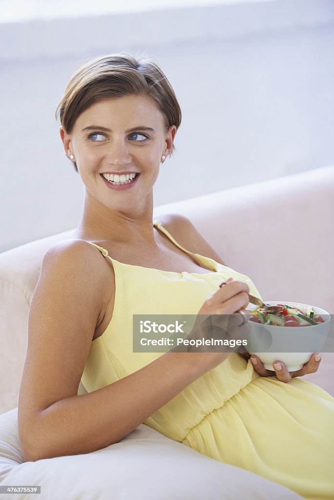 건강한 다이어트 그녀의 아기의 혜택 - 로열티 프리 20-29세 스톡 사진