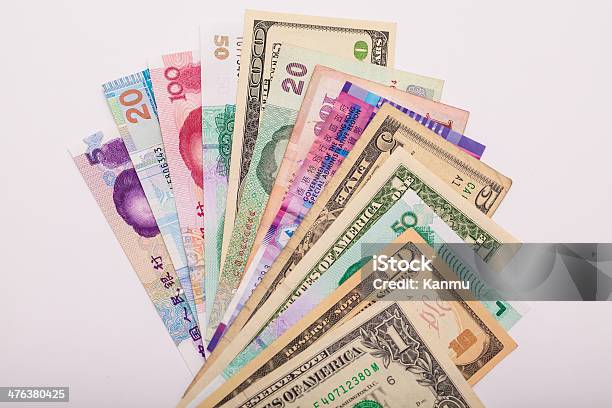 Moedas - Fotografias de stock e mais imagens de Efeito Multicamada - Efeito Multicamada, Fundo Branco, Nota