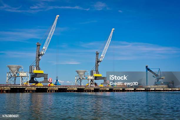 Leere Cargoterminal Stockfoto und mehr Bilder von Anlegestelle - Anlegestelle, Arbeitsstätten, Ausrüstung und Geräte