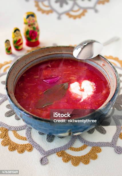 Casa In Cucina Vegetariana Borscht Zuppa - Fotografie stock e altre immagini di Alimentazione sana - Alimentazione sana, Alloro, Antipasto