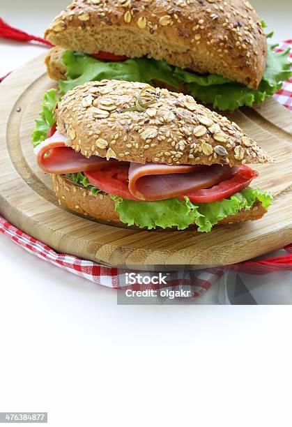 Der Wholemeal Brot Sandwich Mit Schinken Und Tomaten Stockfoto und mehr Bilder von Abnehmen