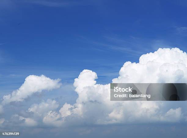 Cielo Blu E Nuvole - Fotografie stock e altre immagini di Ambientazione esterna - Ambientazione esterna, Ambientazione tranquilla, Bellezza naturale