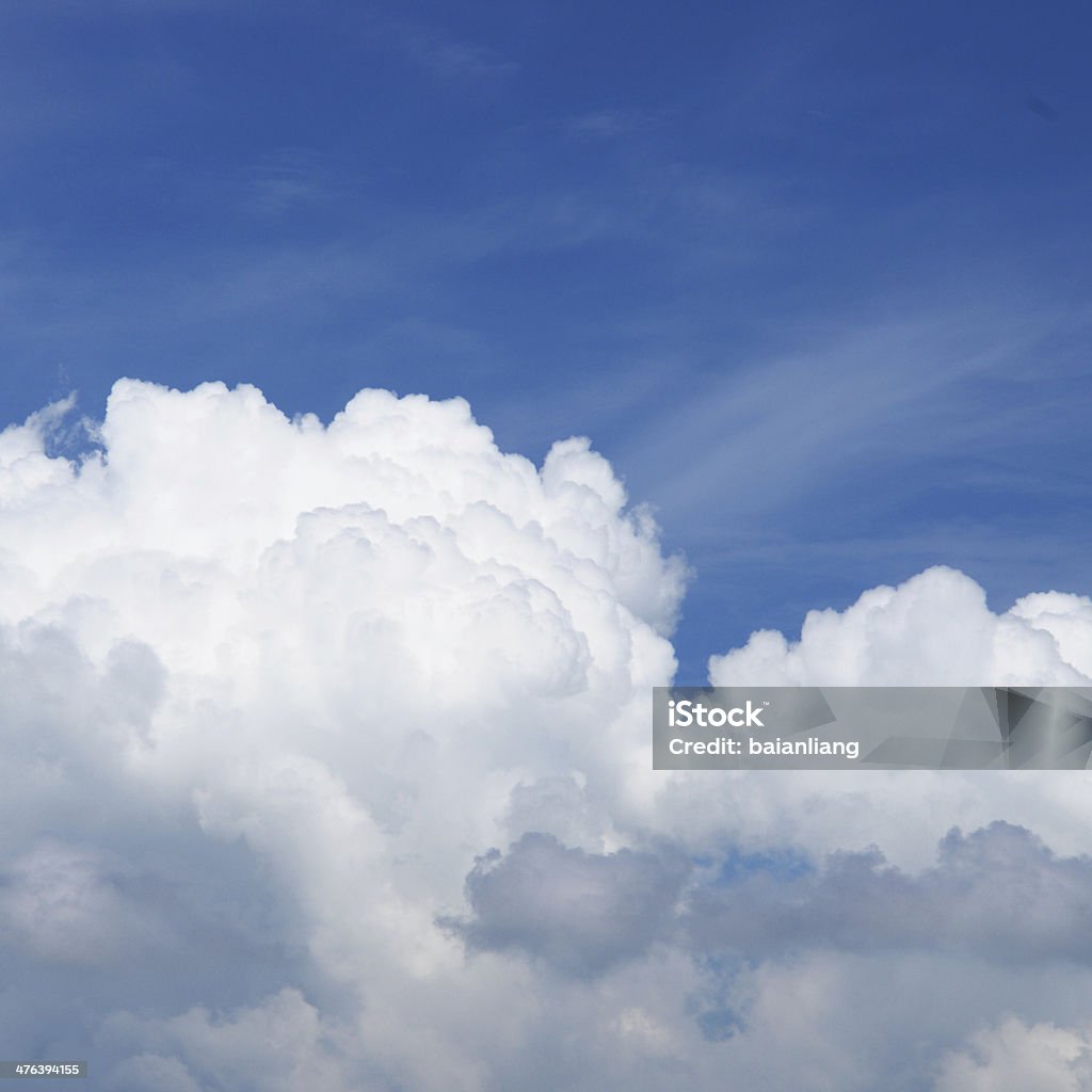 Cielo azul y nubes - Foto de stock de Aire libre libre de derechos