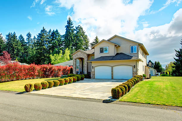 istock Beautiful curb appeal. Exterior design idea 476397313