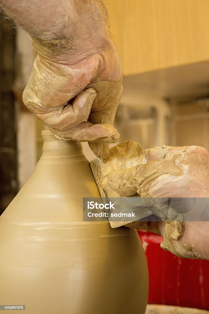 Mãos de potter no trabalho - Foto de stock de Adulto royalty-free