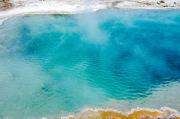 istock geyser in Yellowstone 476397525