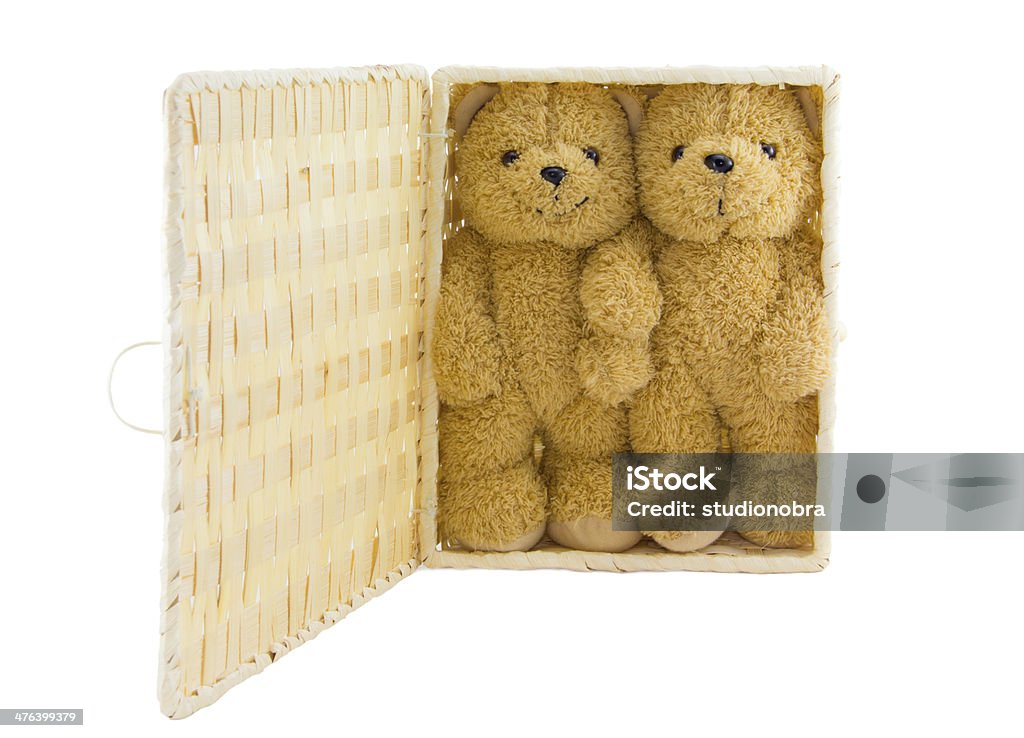 Bear muñeca en Basketwork - Foto de stock de Cariñoso libre de derechos