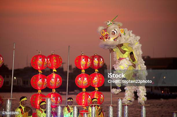 Löwentanz In Chinesischen Neujahr Stockfoto und mehr Bilder von Abenddämmerung - Abenddämmerung, Aktivitäten und Sport, Asiatischer und Indischer Abstammung