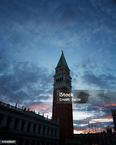 Photo libre de droit de Silhouette De La Place Saintmarc Et Venise Italie banque d'images et plus d'images libres de droit de Architecture