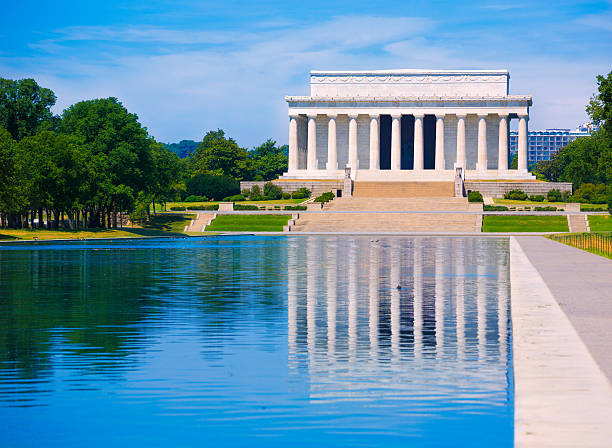 istock Abraham Lincoln Memorial reflection pool Washington 476411996